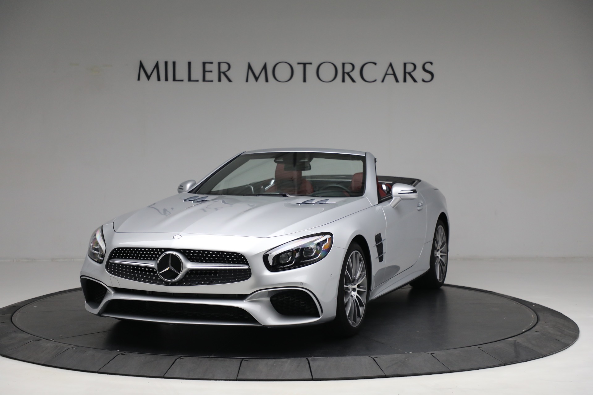 Used 2017 Mercedes-Benz SL-Class SL 450 for sale $62,900 at Alfa Romeo of Greenwich in Greenwich CT 06830 1