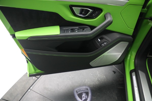 Used 2022 Lamborghini Urus for sale $269,900 at Alfa Romeo of Greenwich in Greenwich CT 06830 15