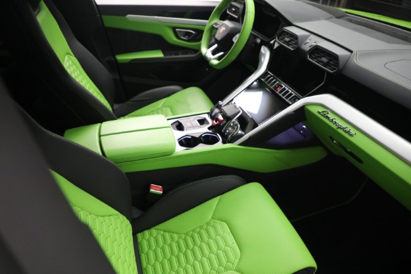 Used 2022 Lamborghini Urus for sale $269,900 at Alfa Romeo of Greenwich in Greenwich CT 06830 21