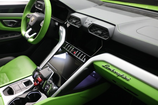 Used 2022 Lamborghini Urus for sale $269,900 at Alfa Romeo of Greenwich in Greenwich CT 06830 27