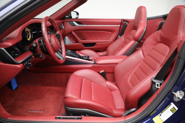 Used 2022 Porsche 911 Turbo S for sale $261,900 at Alfa Romeo of Greenwich in Greenwich CT 06830 21
