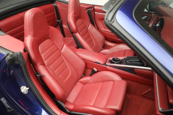 Used 2022 Porsche 911 Turbo S for sale $261,900 at Alfa Romeo of Greenwich in Greenwich CT 06830 27