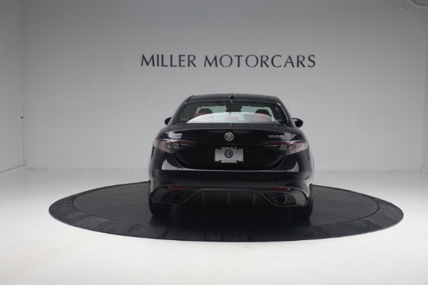 New 2024 Alfa Romeo Giulia Veloce for sale $55,350 at Alfa Romeo of Greenwich in Greenwich CT 06830 10