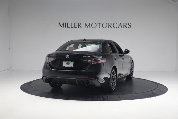 New 2024 Alfa Romeo Giulia Veloce for sale $55,350 at Alfa Romeo of Greenwich in Greenwich CT 06830 11