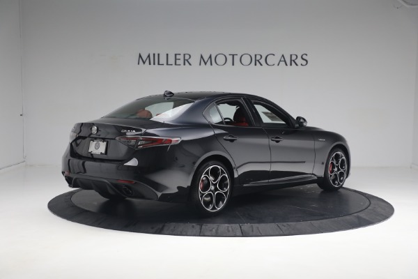 New 2024 Alfa Romeo Giulia Veloce for sale $55,350 at Alfa Romeo of Greenwich in Greenwich CT 06830 12