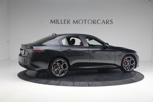 New 2024 Alfa Romeo Giulia Veloce for sale $55,350 at Alfa Romeo of Greenwich in Greenwich CT 06830 13
