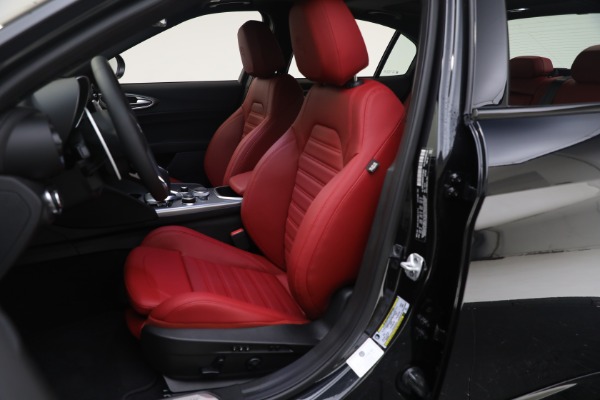 New 2024 Alfa Romeo Giulia Veloce for sale $55,350 at Alfa Romeo of Greenwich in Greenwich CT 06830 23