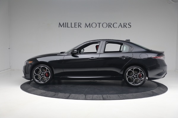 New 2024 Alfa Romeo Giulia Veloce for sale $55,350 at Alfa Romeo of Greenwich in Greenwich CT 06830 5