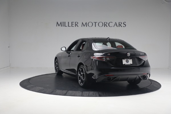 New 2024 Alfa Romeo Giulia Veloce for sale $55,350 at Alfa Romeo of Greenwich in Greenwich CT 06830 8