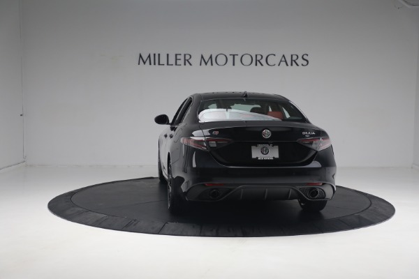 New 2024 Alfa Romeo Giulia Veloce for sale $55,350 at Alfa Romeo of Greenwich in Greenwich CT 06830 9