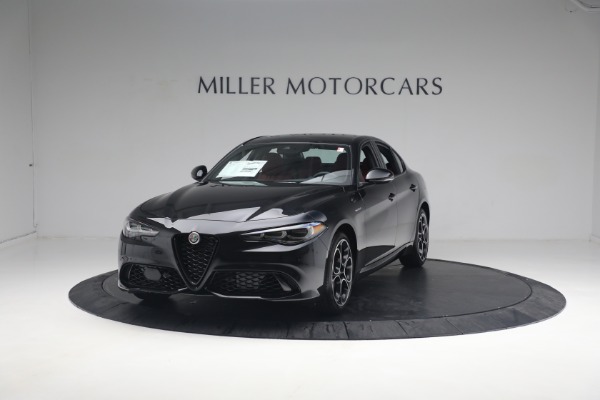 New 2024 Alfa Romeo Giulia Veloce for sale $55,350 at Alfa Romeo of Greenwich in Greenwich CT 06830 1