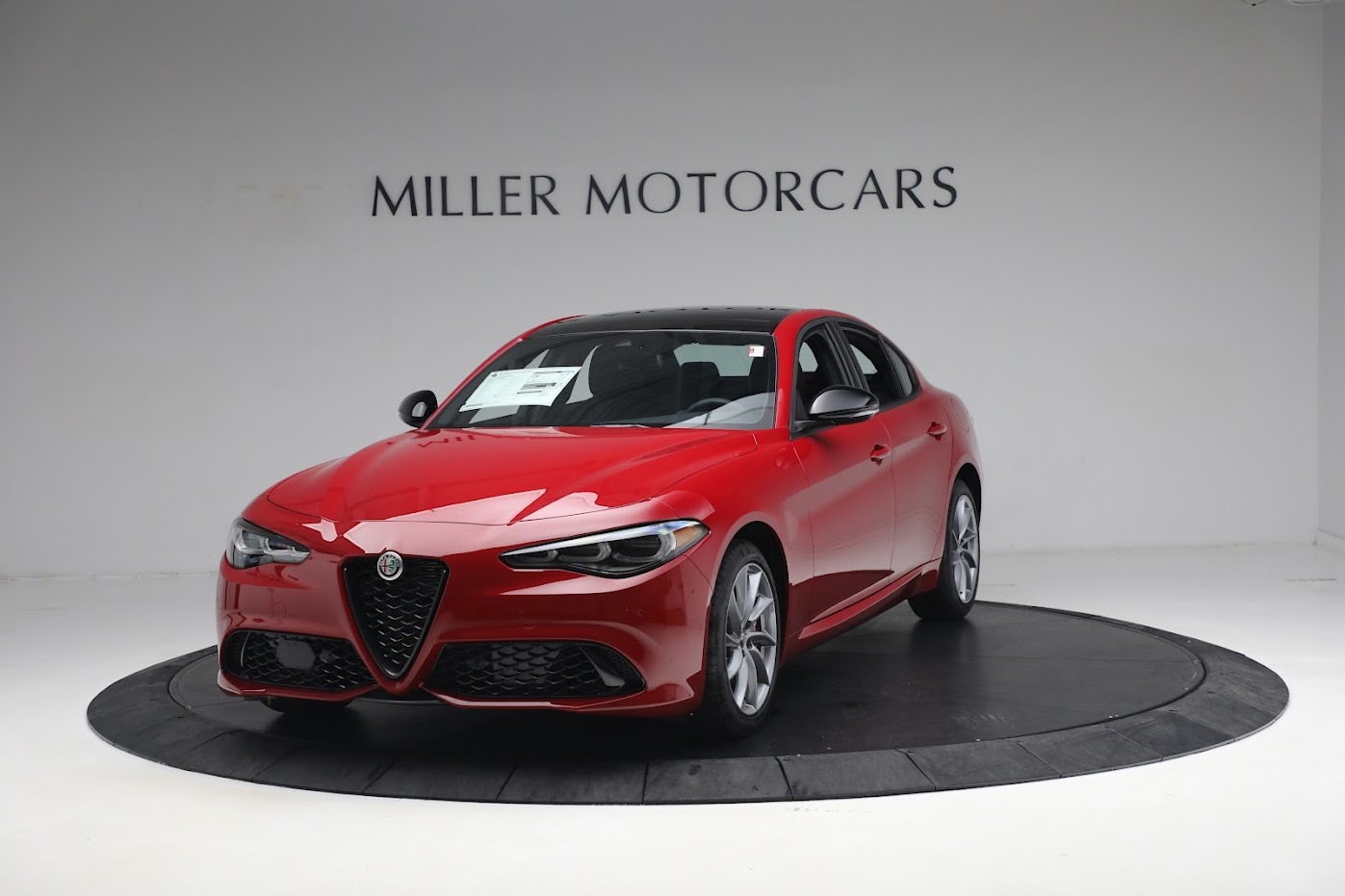 New 2024 Alfa Romeo Giulia Sprint for sale $50,545 at Alfa Romeo of Greenwich in Greenwich CT 06830 1