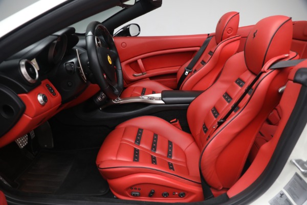 Used 2014 Ferrari California for sale $134,900 at Alfa Romeo of Greenwich in Greenwich CT 06830 20