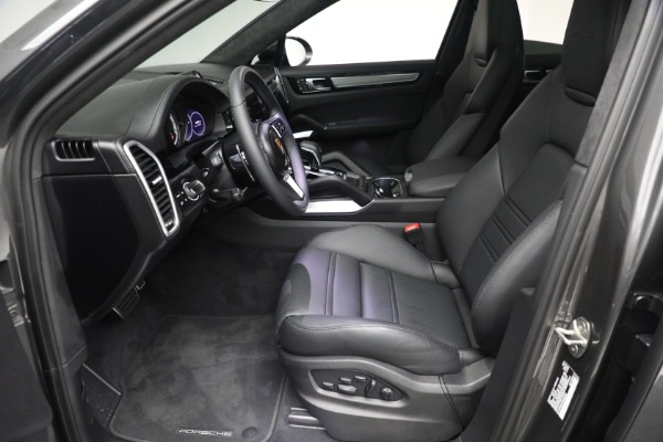 Used 2023 Porsche Cayenne Turbo Coupe for sale $149,900 at Alfa Romeo of Greenwich in Greenwich CT 06830 15