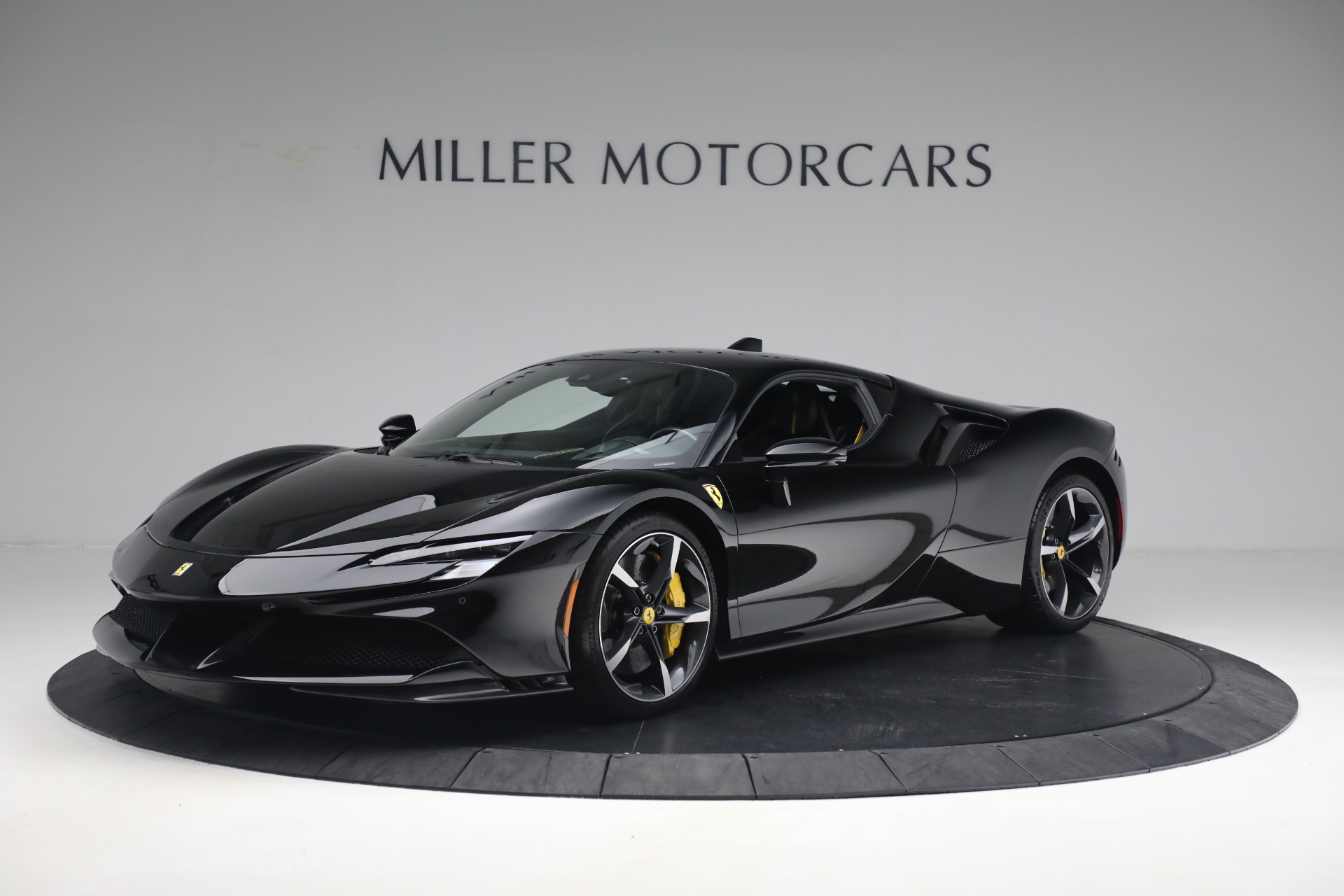 Used 2022 Ferrari SF90 Stradale for sale $629,900 at Alfa Romeo of Greenwich in Greenwich CT 06830 1