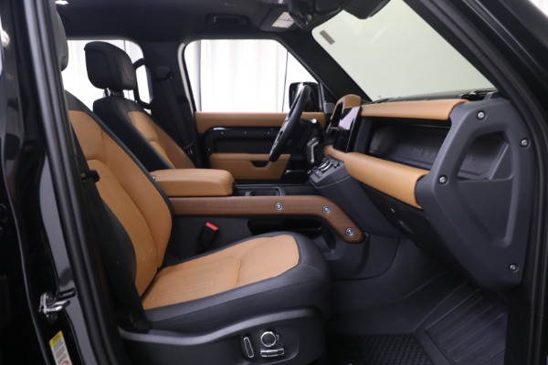 Used 2023 Land Rover Defender 130 X for sale $99,900 at Alfa Romeo of Greenwich in Greenwich CT 06830 25