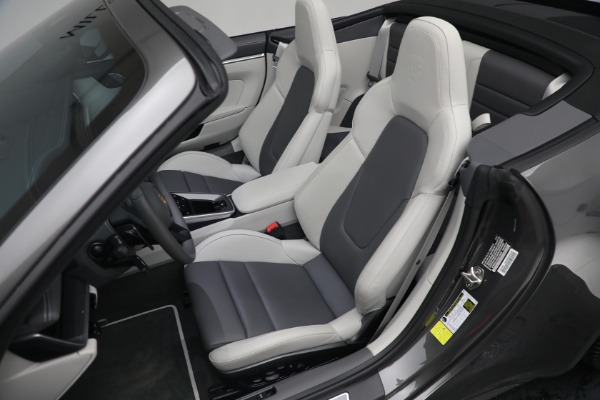 Used 2021 Porsche 911 Carrera S for sale $159,900 at Alfa Romeo of Greenwich in Greenwich CT 06830 21