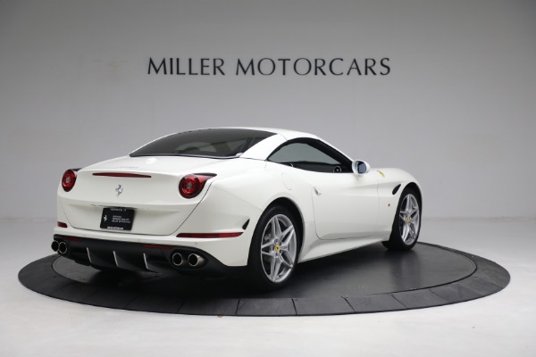 Used 2017 Ferrari California T for sale $151,900 at Alfa Romeo of Greenwich in Greenwich CT 06830 16
