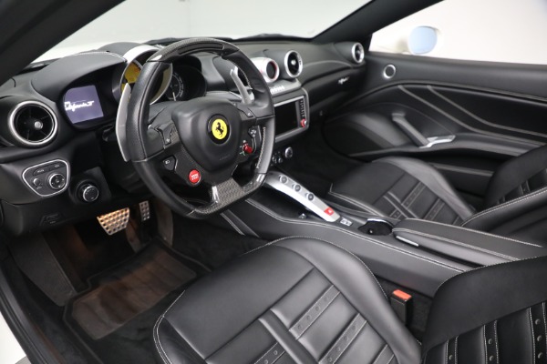 Used 2017 Ferrari California T for sale $151,900 at Alfa Romeo of Greenwich in Greenwich CT 06830 19