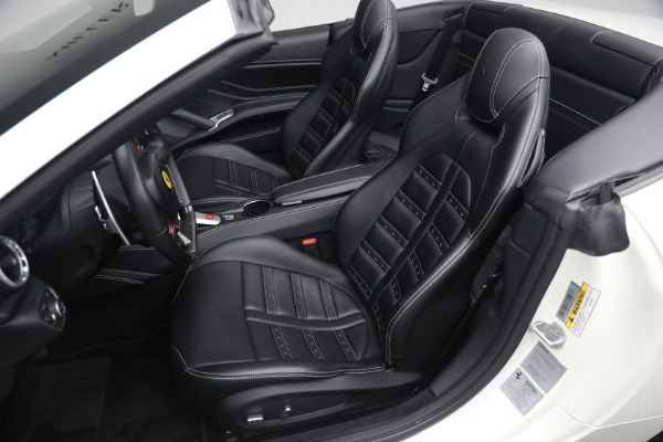 Used 2017 Ferrari California T for sale $151,900 at Alfa Romeo of Greenwich in Greenwich CT 06830 21