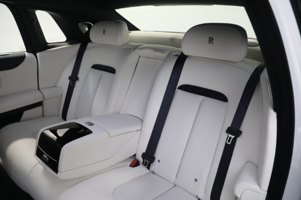 Used 2022 Rolls-Royce Ghost for sale $299,900 at Alfa Romeo of Greenwich in Greenwich CT 06830 21