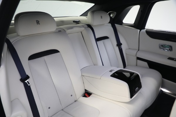 Used 2022 Rolls-Royce Ghost for sale Sold at Alfa Romeo of Greenwich in Greenwich CT 06830 24