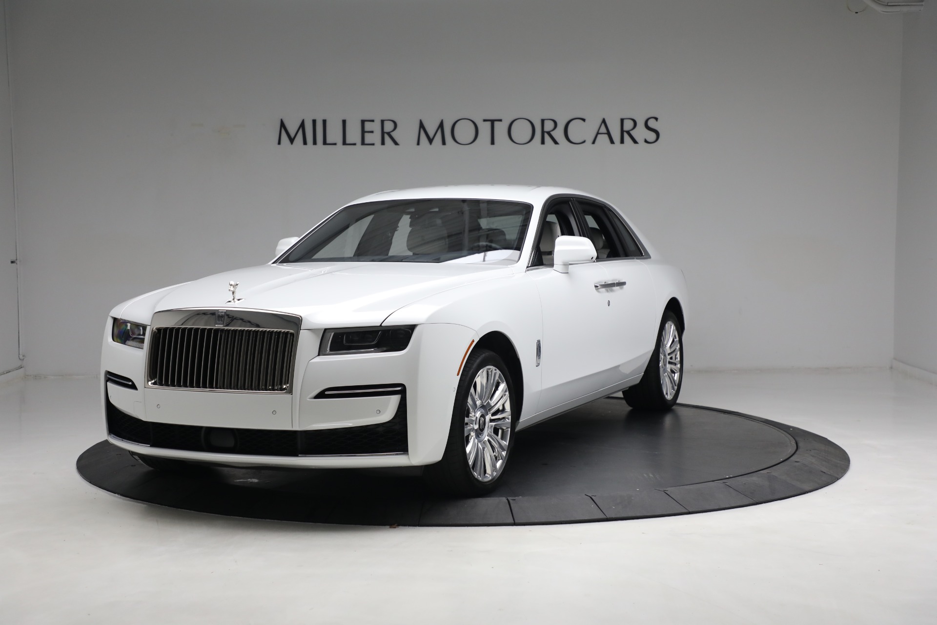 Used 2022 Rolls-Royce Ghost for sale $299,900 at Alfa Romeo of Greenwich in Greenwich CT 06830 1