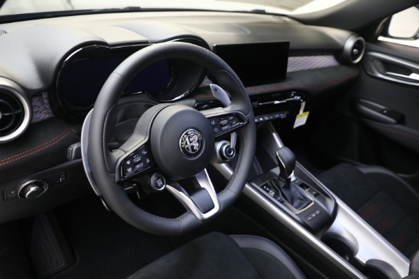 New 2024 Alfa Romeo Tonale Veloce for sale $54,790 at Alfa Romeo of Greenwich in Greenwich CT 06830 21