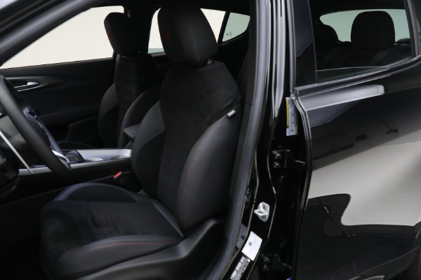 New 2024 Alfa Romeo Tonale Veloce for sale $54,790 at Alfa Romeo of Greenwich in Greenwich CT 06830 24