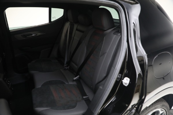 New 2024 Alfa Romeo Tonale Veloce for sale $54,790 at Alfa Romeo of Greenwich in Greenwich CT 06830 28