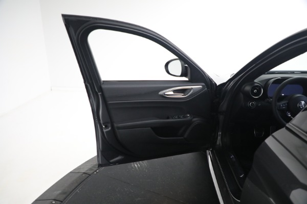 New 2024 Alfa Romeo Giulia Ti for sale $51,870 at Alfa Romeo of Greenwich in Greenwich CT 06830 25