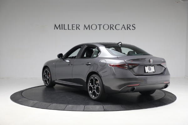 New 2024 Alfa Romeo Giulia Ti for sale $51,870 at Alfa Romeo of Greenwich in Greenwich CT 06830 9
