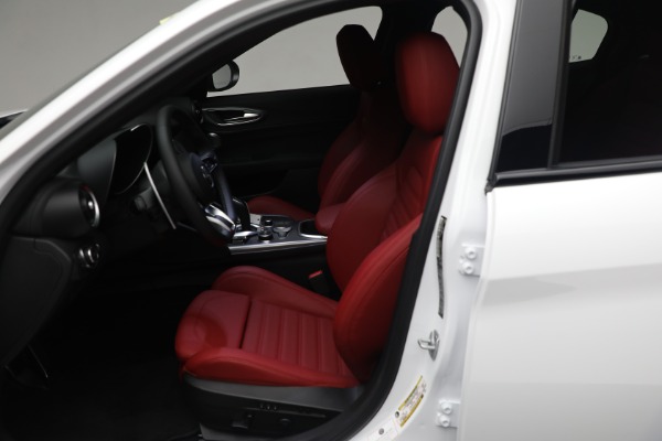 New 2024 Alfa Romeo Giulia Ti for sale $55,285 at Alfa Romeo of Greenwich in Greenwich CT 06830 21