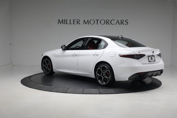 New 2024 Alfa Romeo Giulia Ti for sale $55,285 at Alfa Romeo of Greenwich in Greenwich CT 06830 7