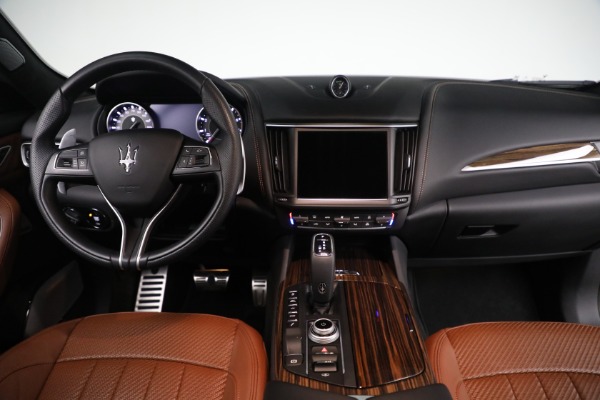 Used 2022 Maserati Levante Modena for sale $73,900 at Alfa Romeo of Greenwich in Greenwich CT 06830 25