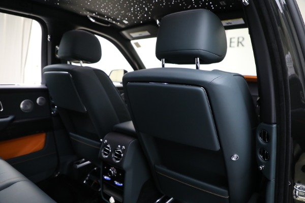 Used 2024 Rolls-Royce Black Badge Cullinan for sale $369,900 at Alfa Romeo of Greenwich in Greenwich CT 06830 27