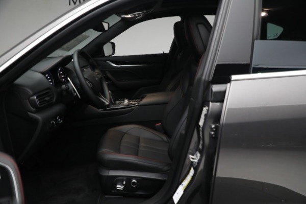 New 2024 Maserati Levante GT for sale $103,495 at Alfa Romeo of Greenwich in Greenwich CT 06830 21