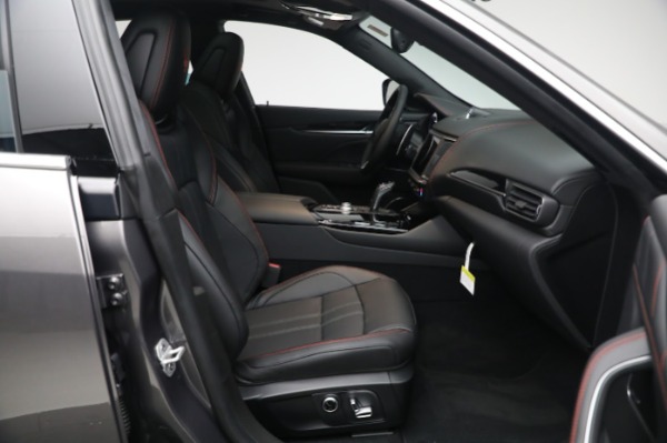 New 2024 Maserati Levante GT for sale $103,495 at Alfa Romeo of Greenwich in Greenwich CT 06830 24