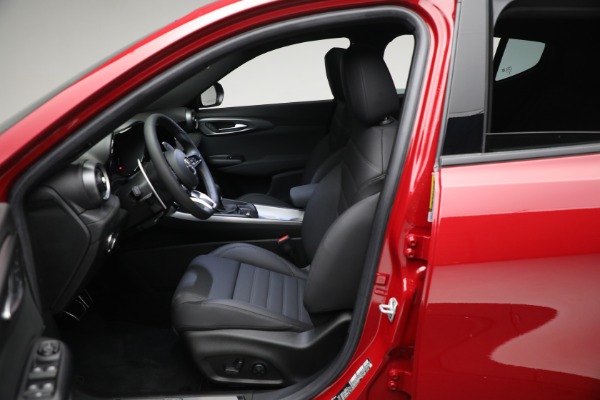 New 2024 Alfa Romeo Tonale Veloce for sale $52,790 at Alfa Romeo of Greenwich in Greenwich CT 06830 22