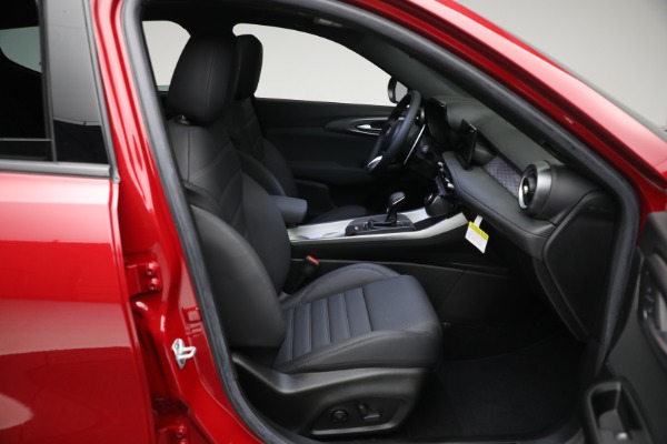 New 2024 Alfa Romeo Tonale Veloce for sale $52,790 at Alfa Romeo of Greenwich in Greenwich CT 06830 23