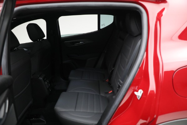 New 2024 Alfa Romeo Tonale Veloce for sale $52,790 at Alfa Romeo of Greenwich in Greenwich CT 06830 26