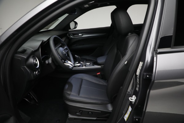 New 2024 Alfa Romeo Stelvio Ti for sale $53,330 at Alfa Romeo of Greenwich in Greenwich CT 06830 22