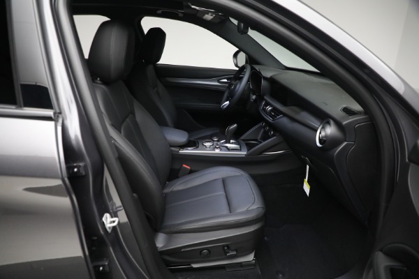 New 2024 Alfa Romeo Stelvio Ti for sale $53,330 at Alfa Romeo of Greenwich in Greenwich CT 06830 23