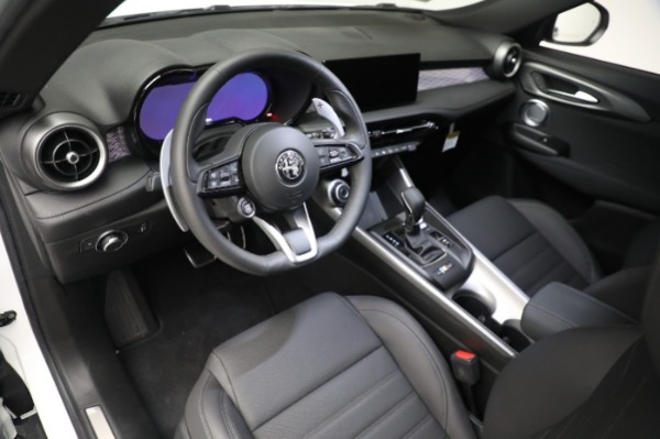 New 2024 Alfa Romeo Tonale Veloce for sale $55,290 at Alfa Romeo of Greenwich in Greenwich CT 06830 19