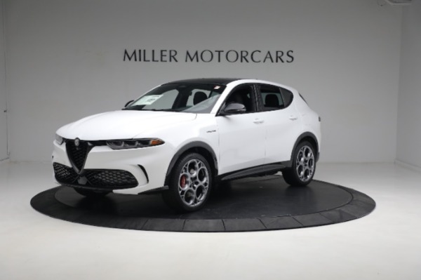 New 2024 Alfa Romeo Tonale Veloce for sale $55,290 at Alfa Romeo of Greenwich in Greenwich CT 06830 2