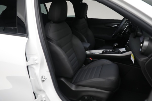New 2024 Alfa Romeo Tonale Veloce for sale $55,290 at Alfa Romeo of Greenwich in Greenwich CT 06830 22