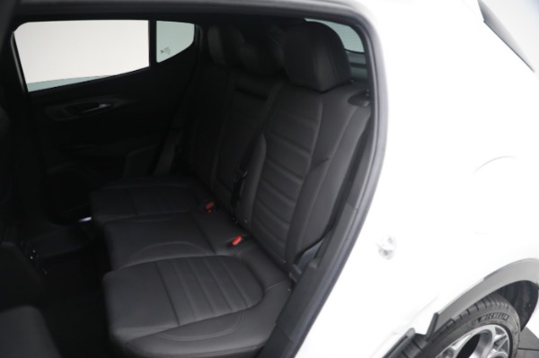 New 2024 Alfa Romeo Tonale Veloce for sale $55,290 at Alfa Romeo of Greenwich in Greenwich CT 06830 24