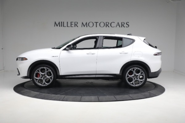 New 2024 Alfa Romeo Tonale Veloce for sale $55,290 at Alfa Romeo of Greenwich in Greenwich CT 06830 4