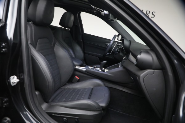 Used 2024 Alfa Romeo Giulia Veloce for sale Call for price at Alfa Romeo of Greenwich in Greenwich CT 06830 16