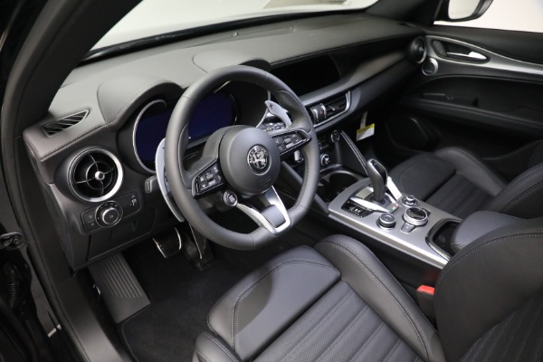 New 2024 Alfa Romeo Stelvio Veloce for sale $57,305 at Alfa Romeo of Greenwich in Greenwich CT 06830 20